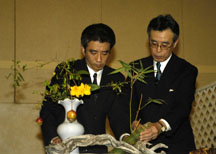 Prof. Kanamori(right) and assist Prof. Nishi